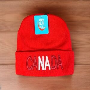 📦 Red Canada Knit Toque